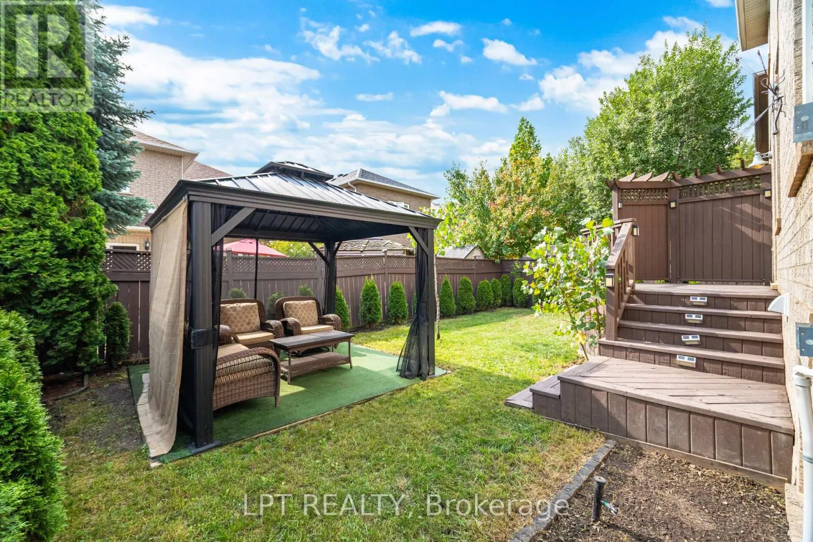 2270 DUNFOREST CRESCENT
