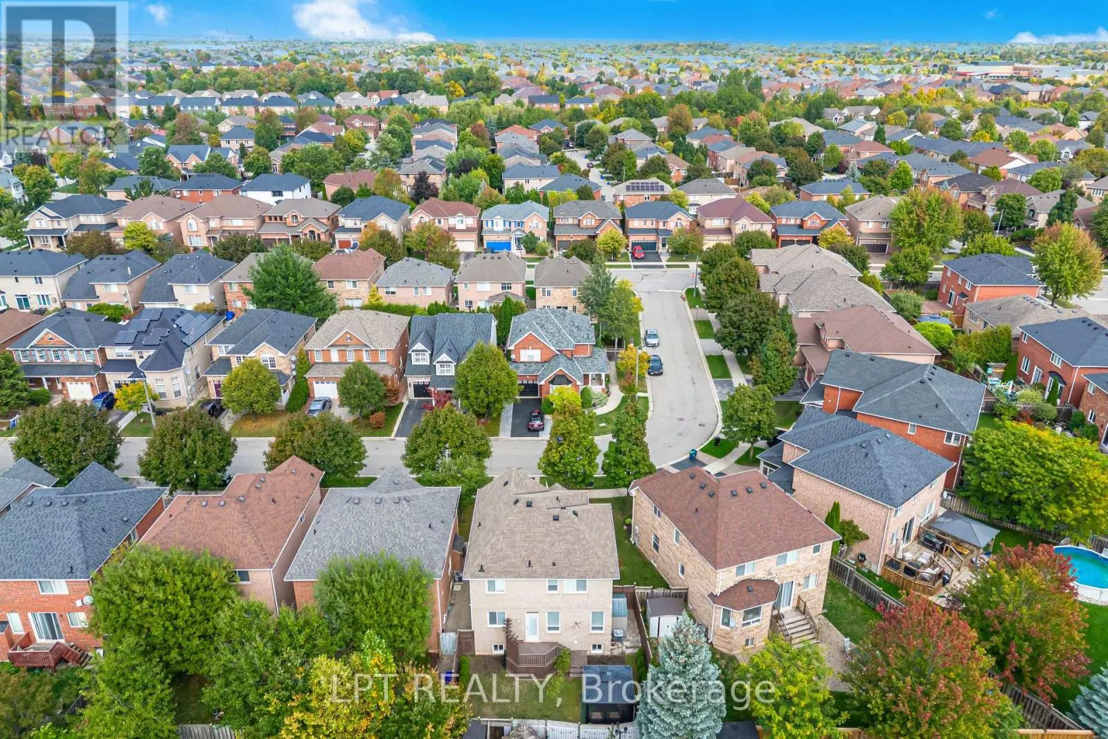 2270 DUNFOREST CRESCENT