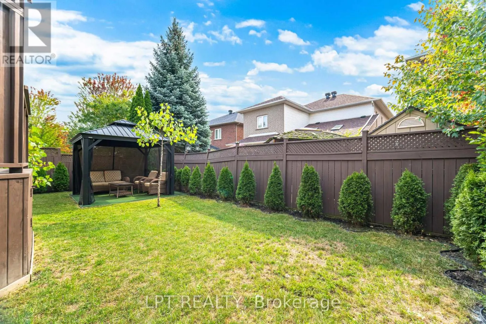2270 DUNFOREST CRESCENT