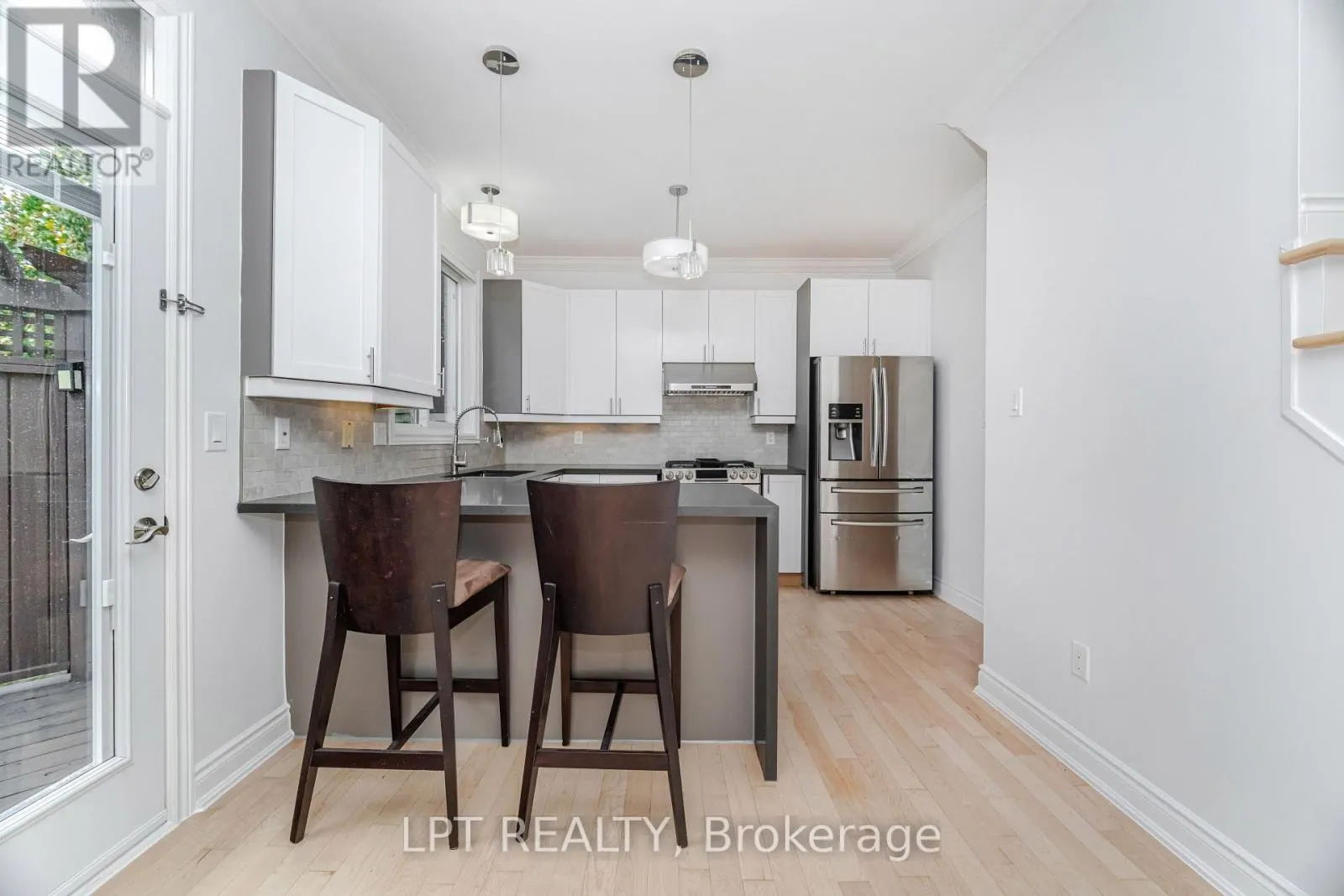 2270 DUNFOREST CRESCENT