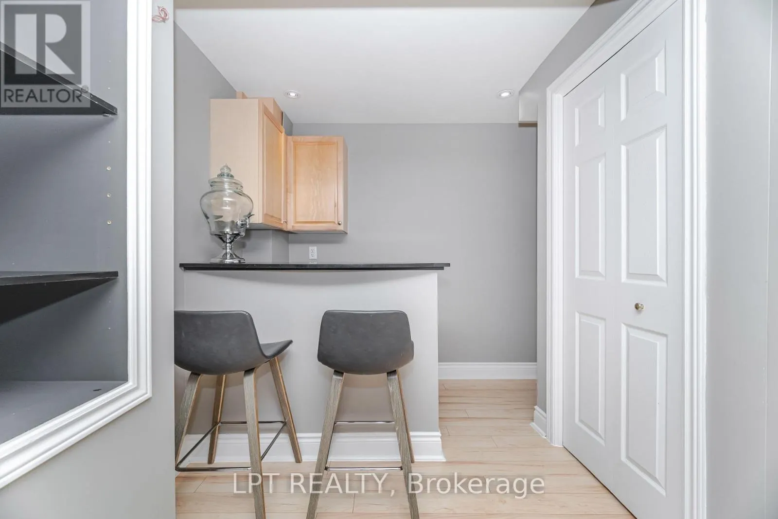 2270 DUNFOREST CRESCENT
