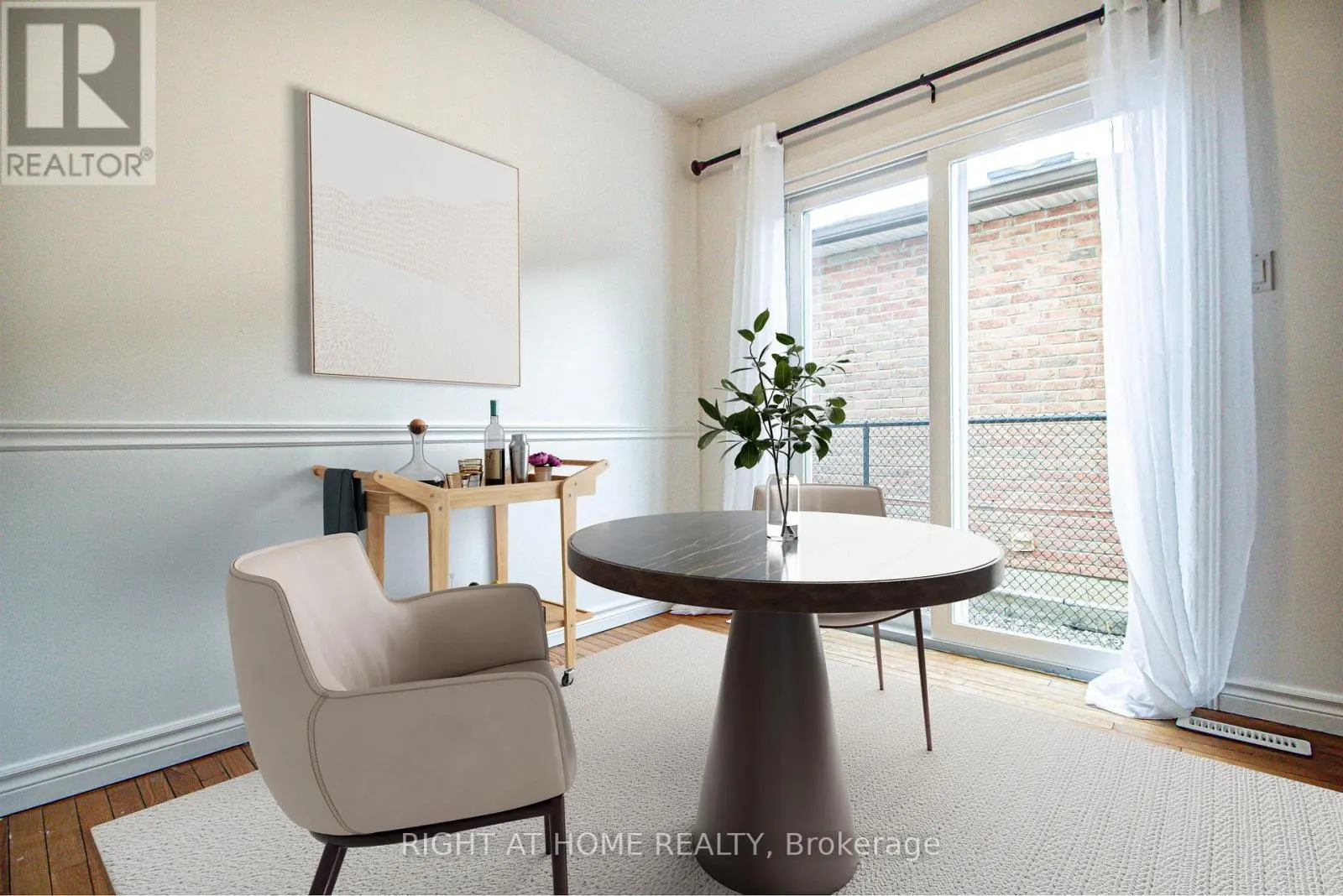30 VODDEN STREET W