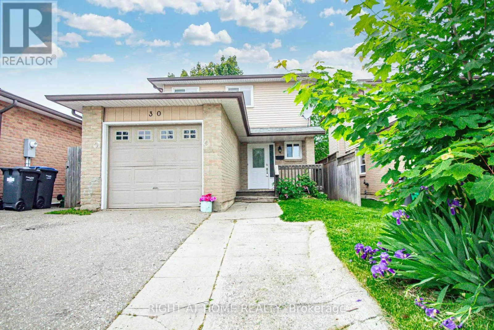 30 VODDEN STREET W