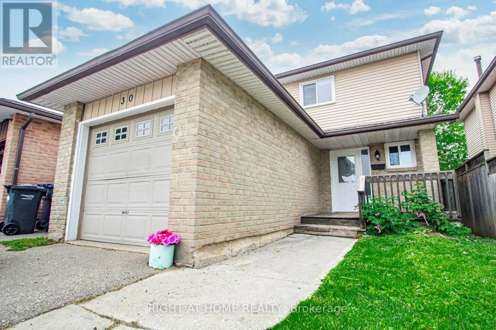 30 VODDEN STREET W