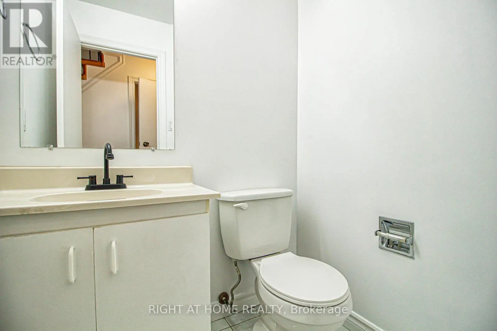 30 VODDEN STREET W
