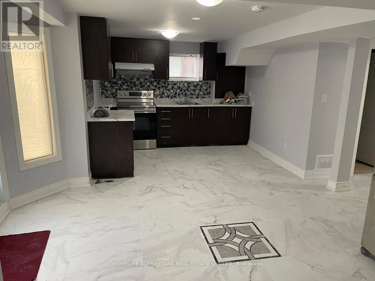 WALK OUT BASEMENT - 274 OXBOW CRESCENT
