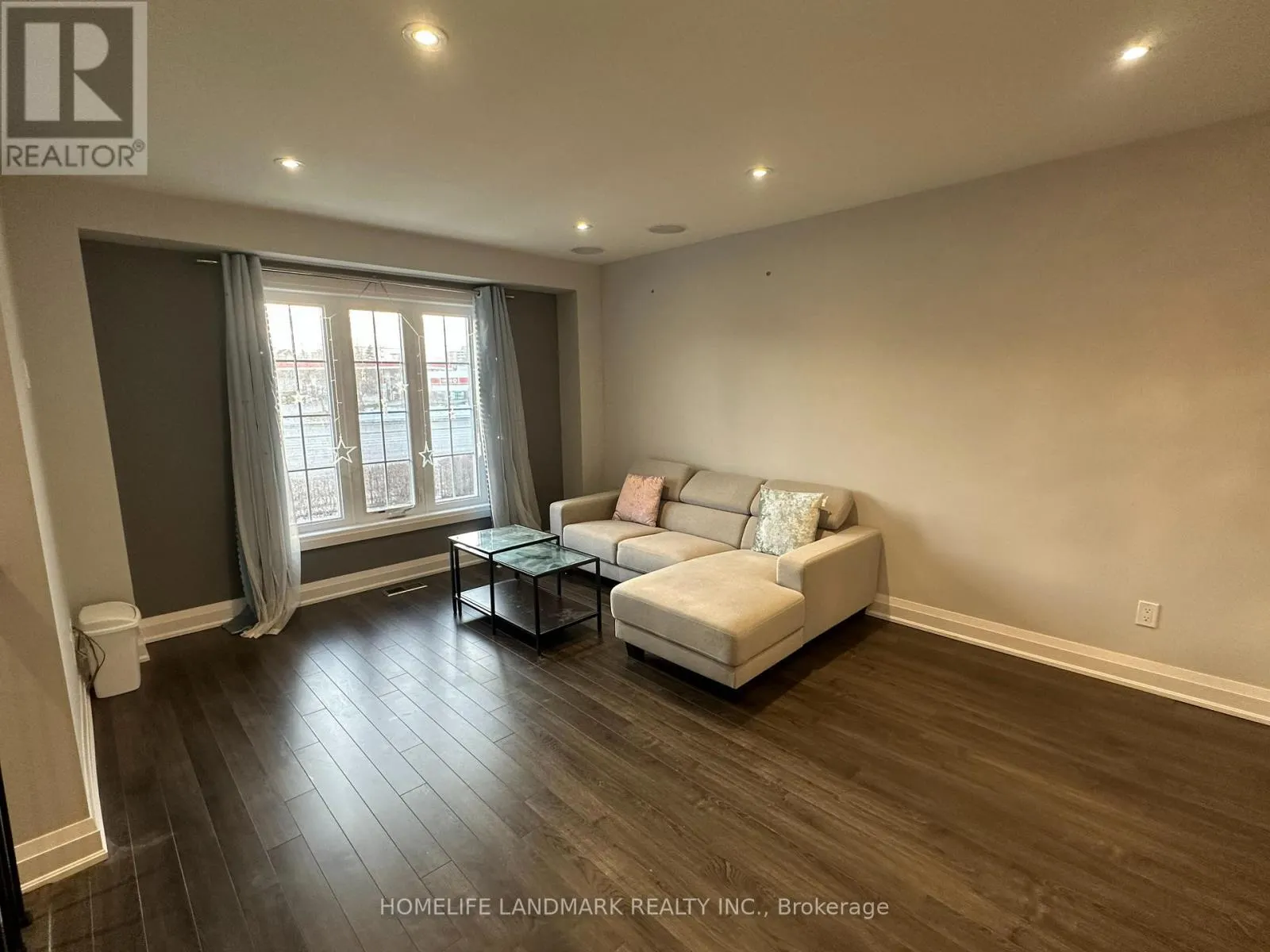 63 - 2398 BRITANNIA ROAD W