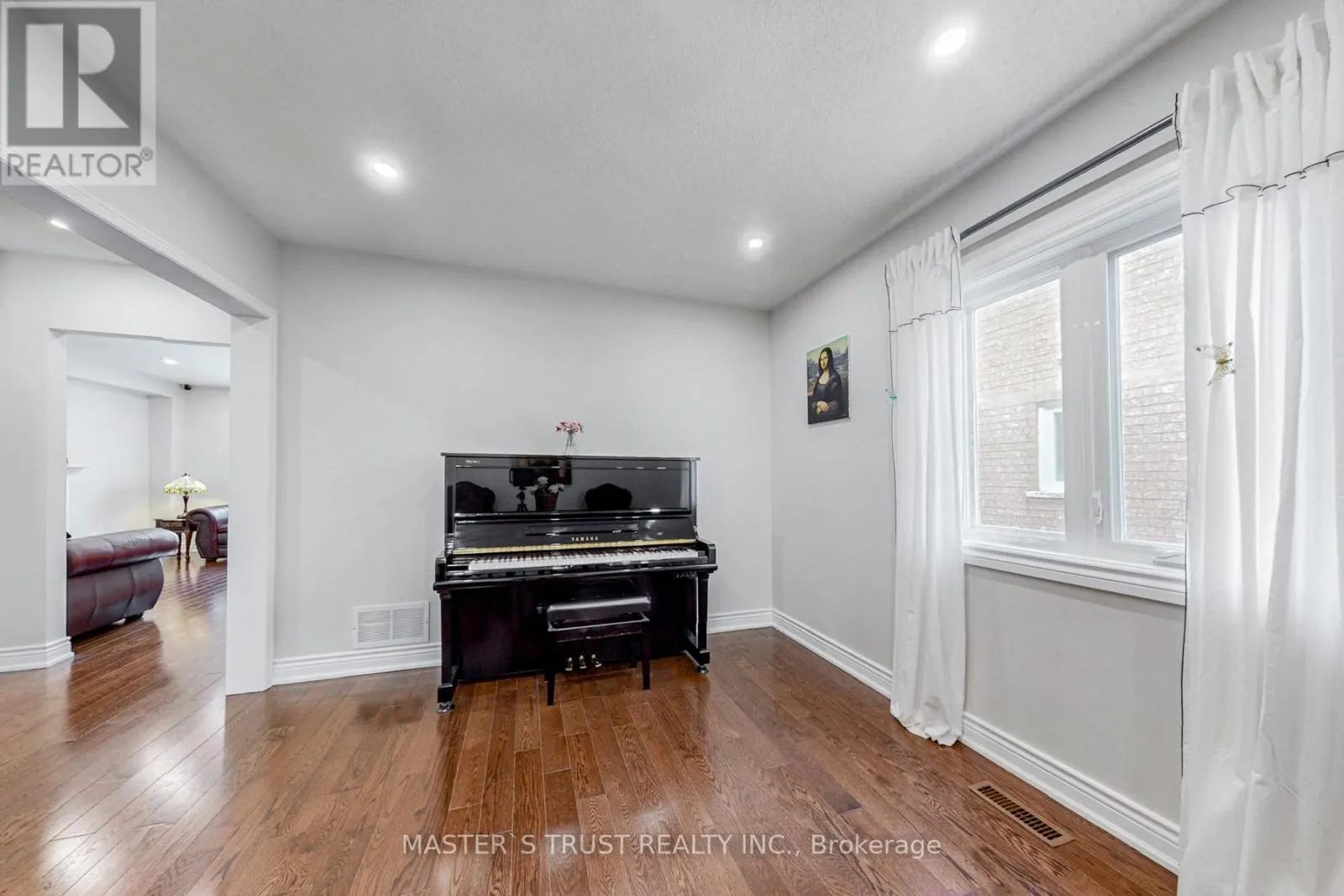 2035 SHADY GLEN ROAD