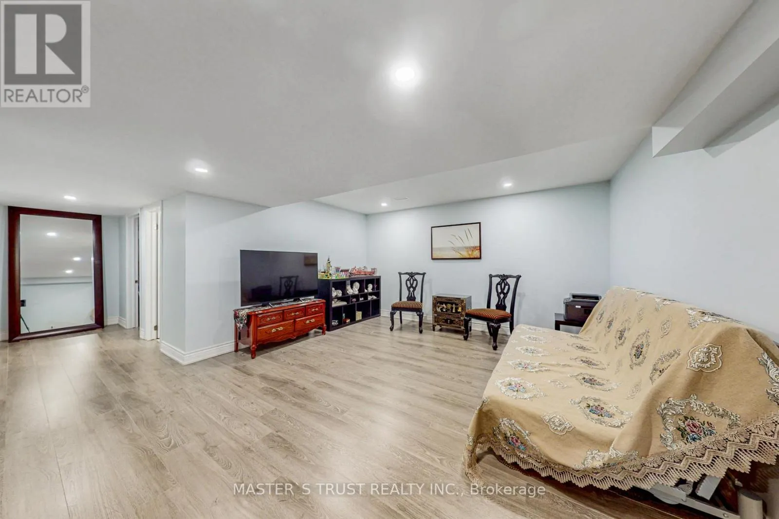 2035 SHADY GLEN ROAD