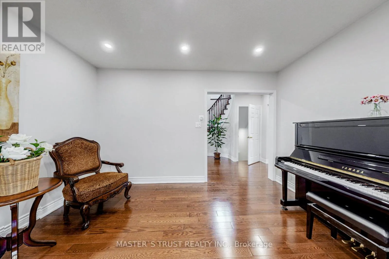 2035 SHADY GLEN ROAD