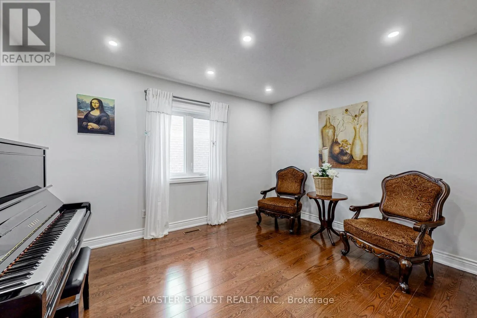 2035 SHADY GLEN ROAD