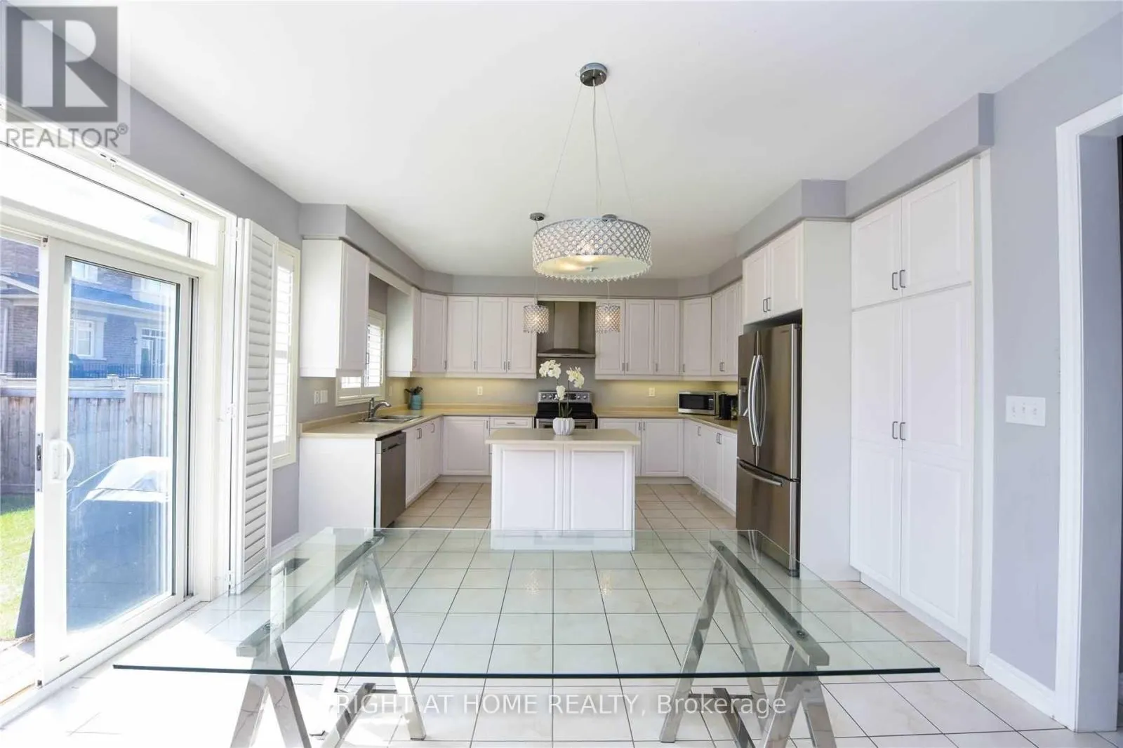 3152 LARRY CRESCENT