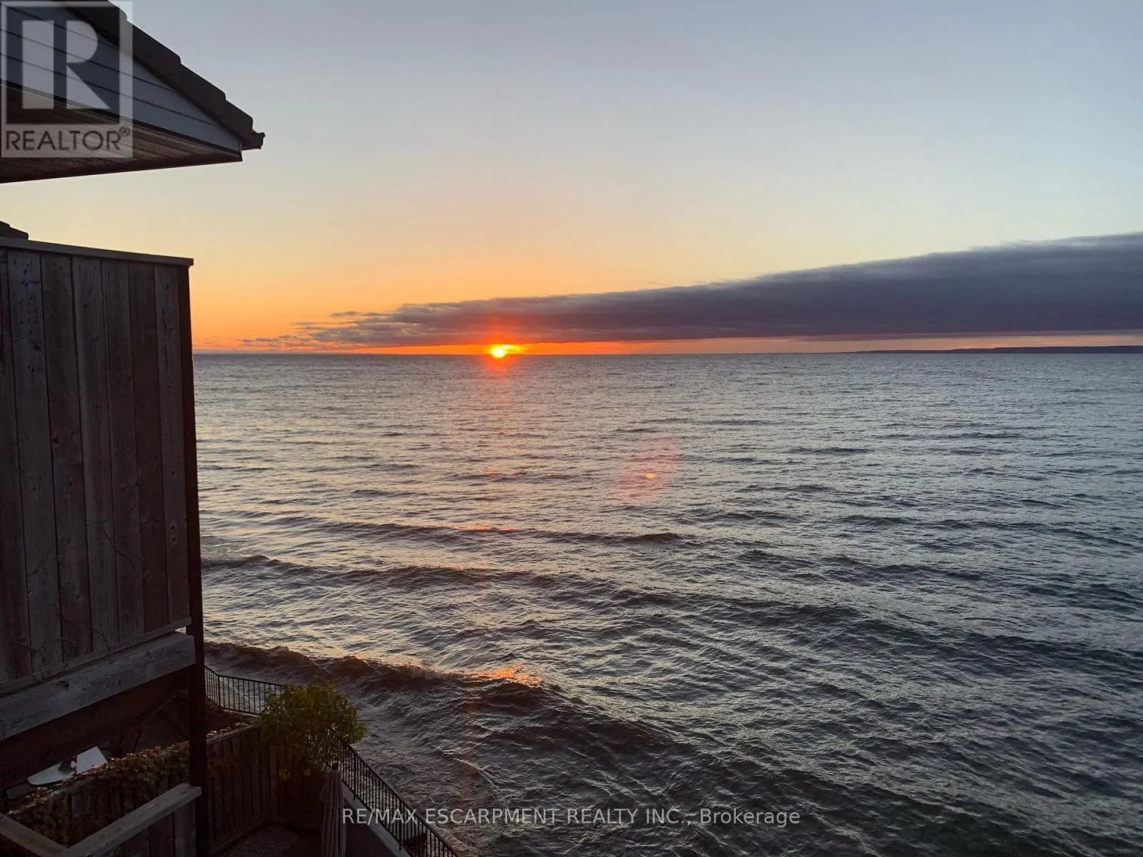 3 - 2136 OLD LAKESHORE ROAD