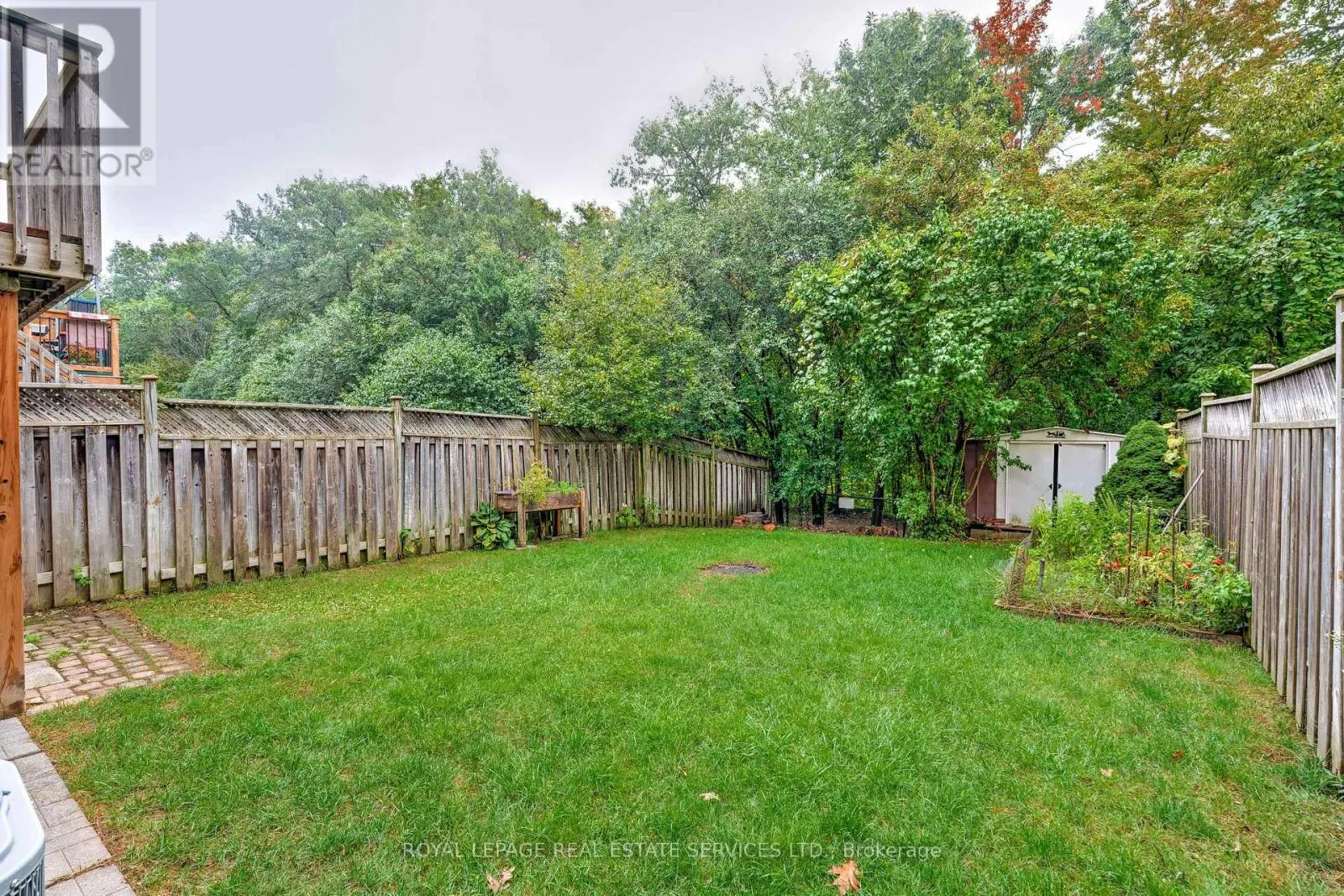 363 RAVINEVIEW WAY