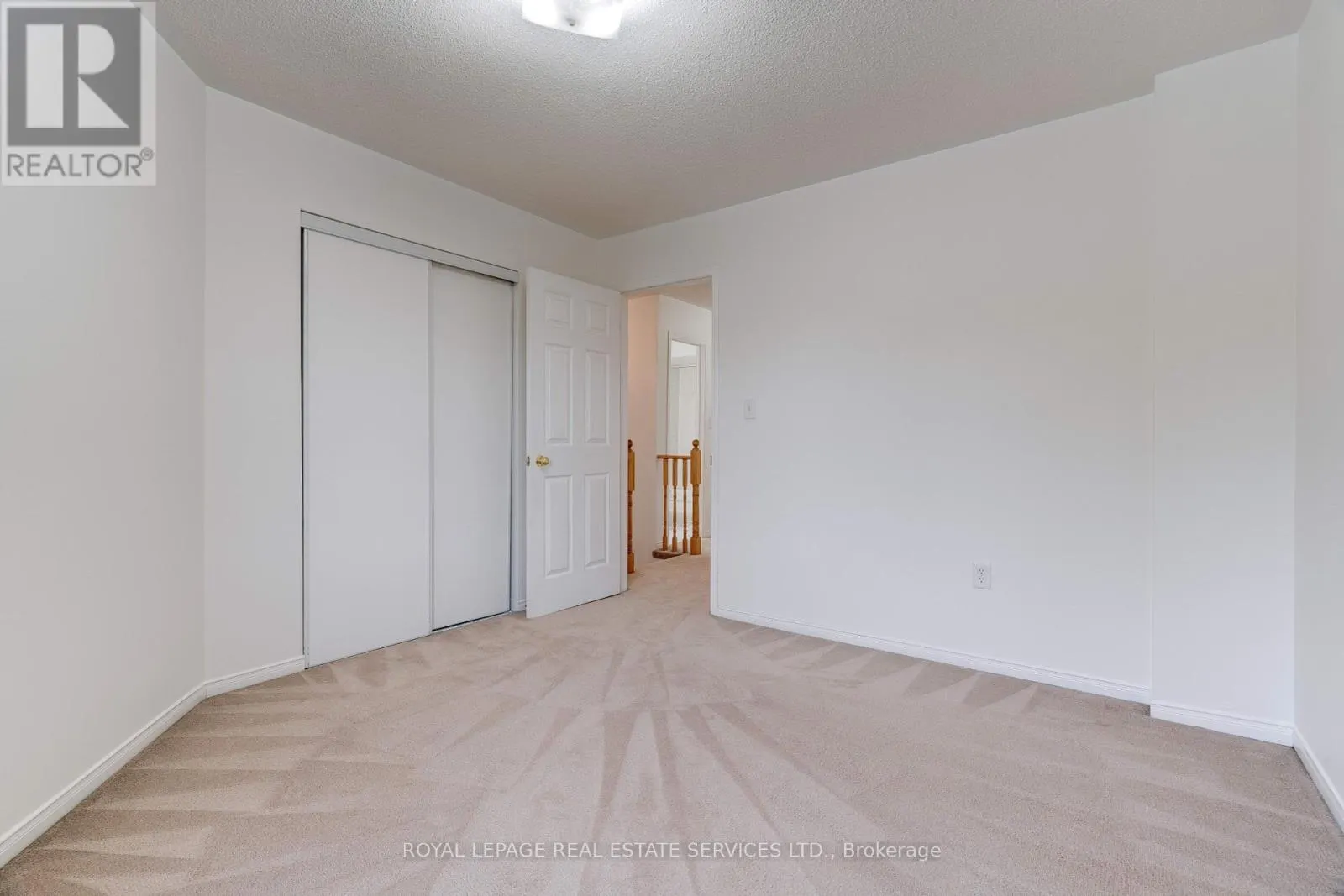 363 RAVINEVIEW WAY