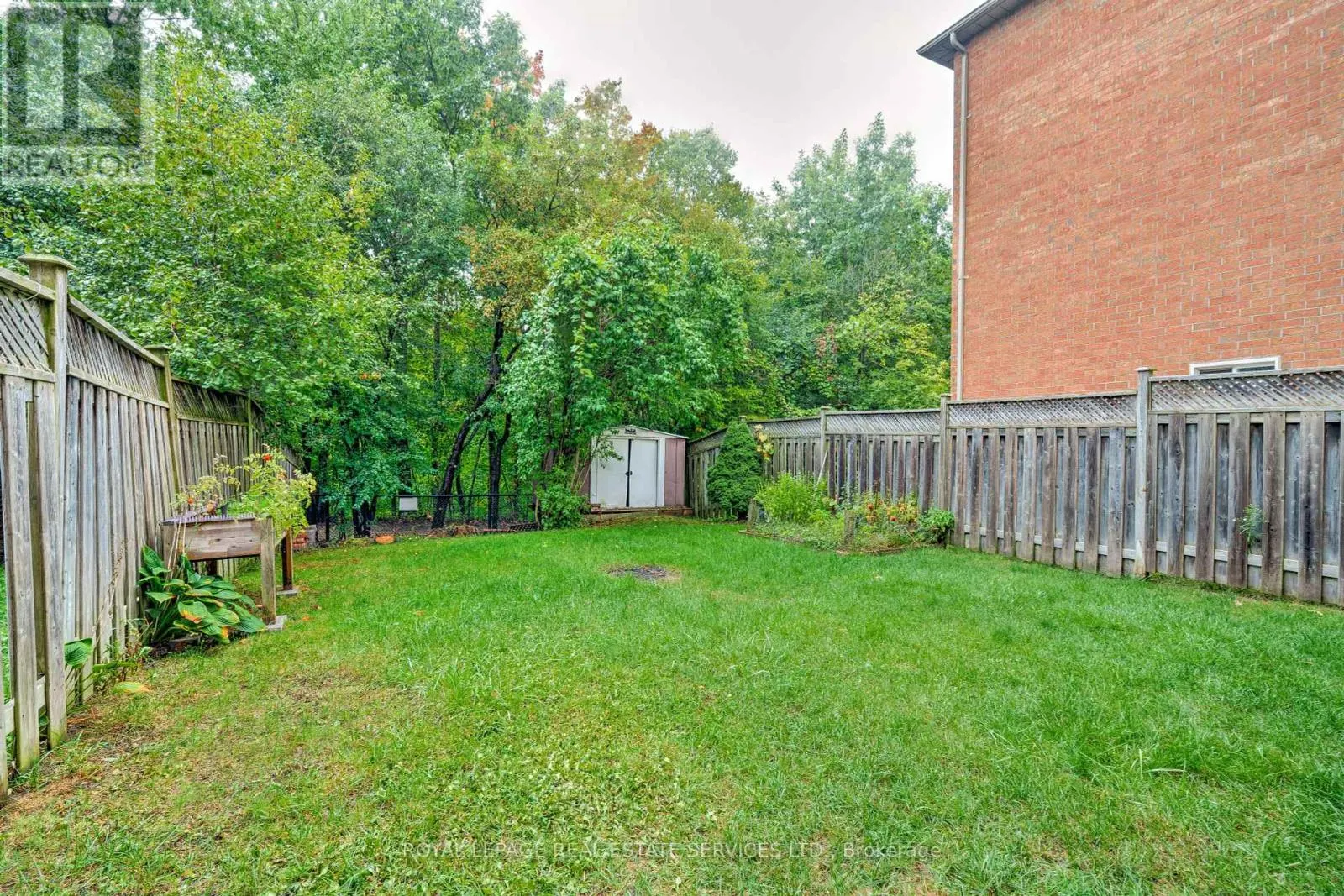 363 RAVINEVIEW WAY