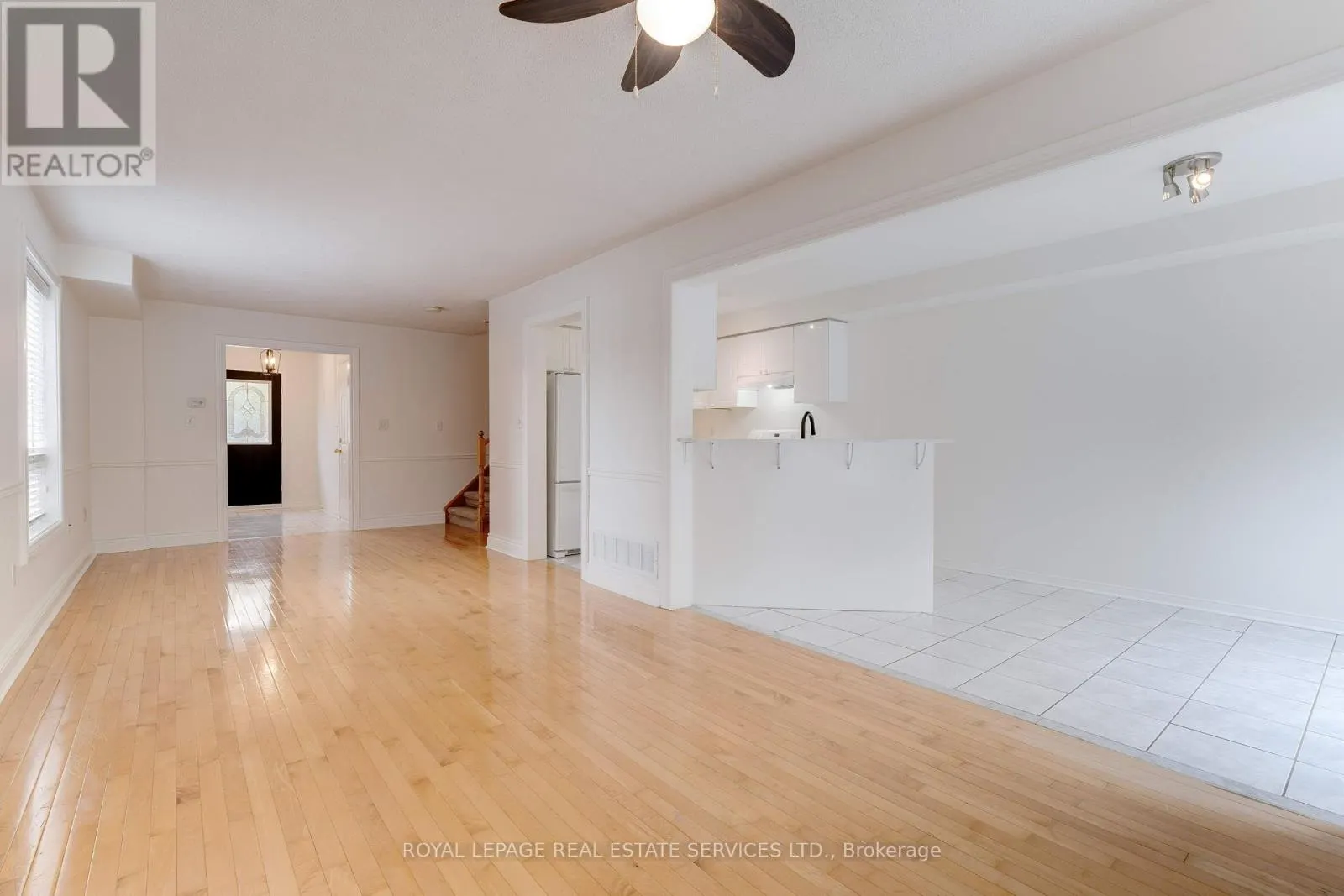 363 RAVINEVIEW WAY