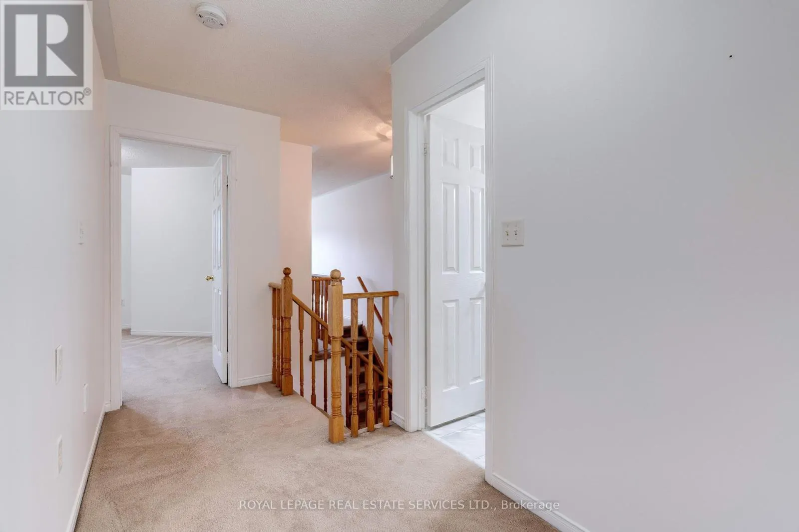 363 RAVINEVIEW WAY