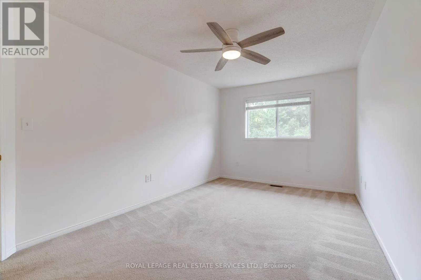 363 RAVINEVIEW WAY
