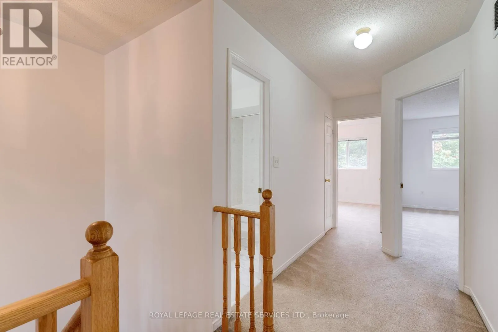363 RAVINEVIEW WAY