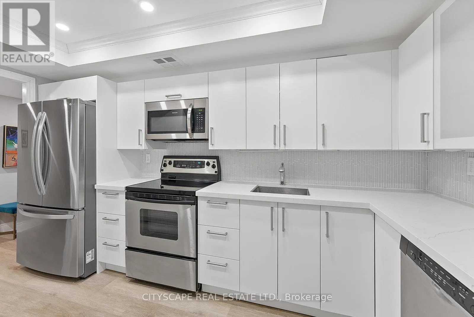 202 - 2045 LAKE SHORE BOULEVARD W