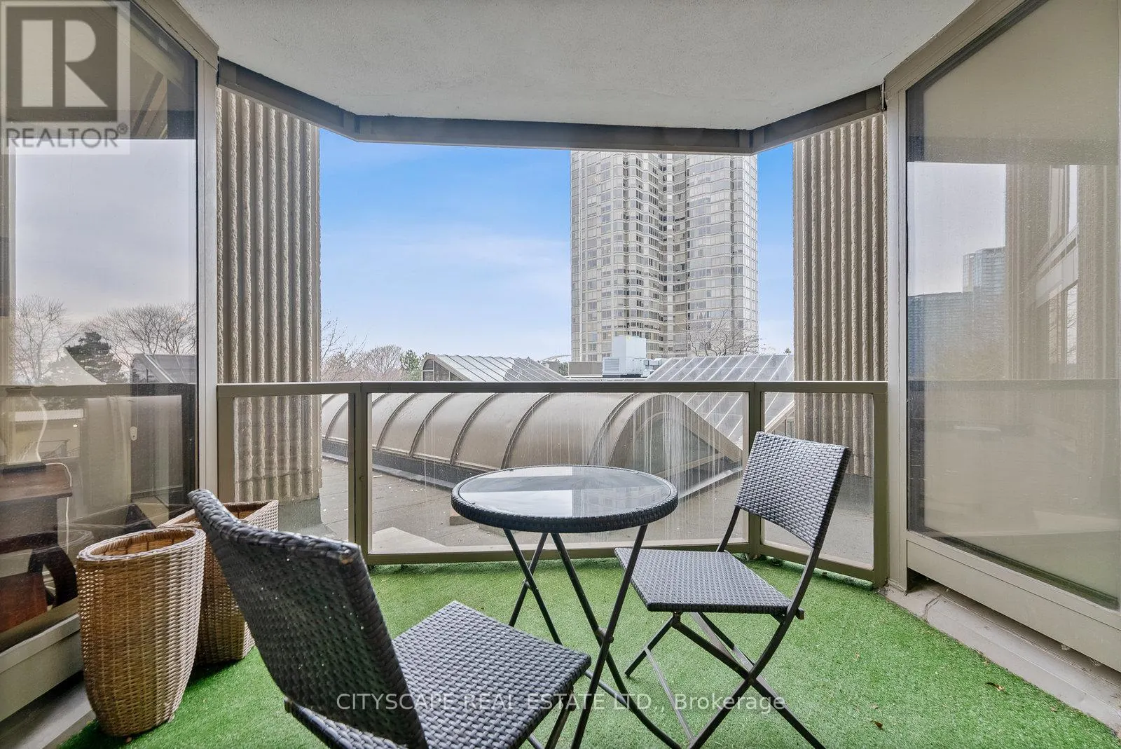 202 - 2045 LAKE SHORE BOULEVARD W