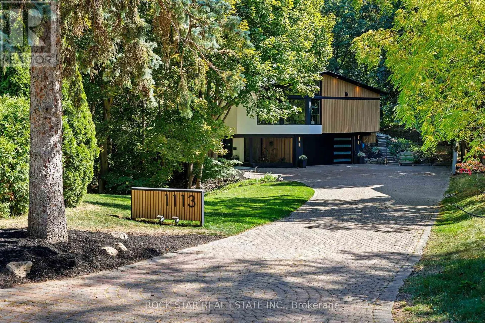 1113 GREENOAKS DRIVE