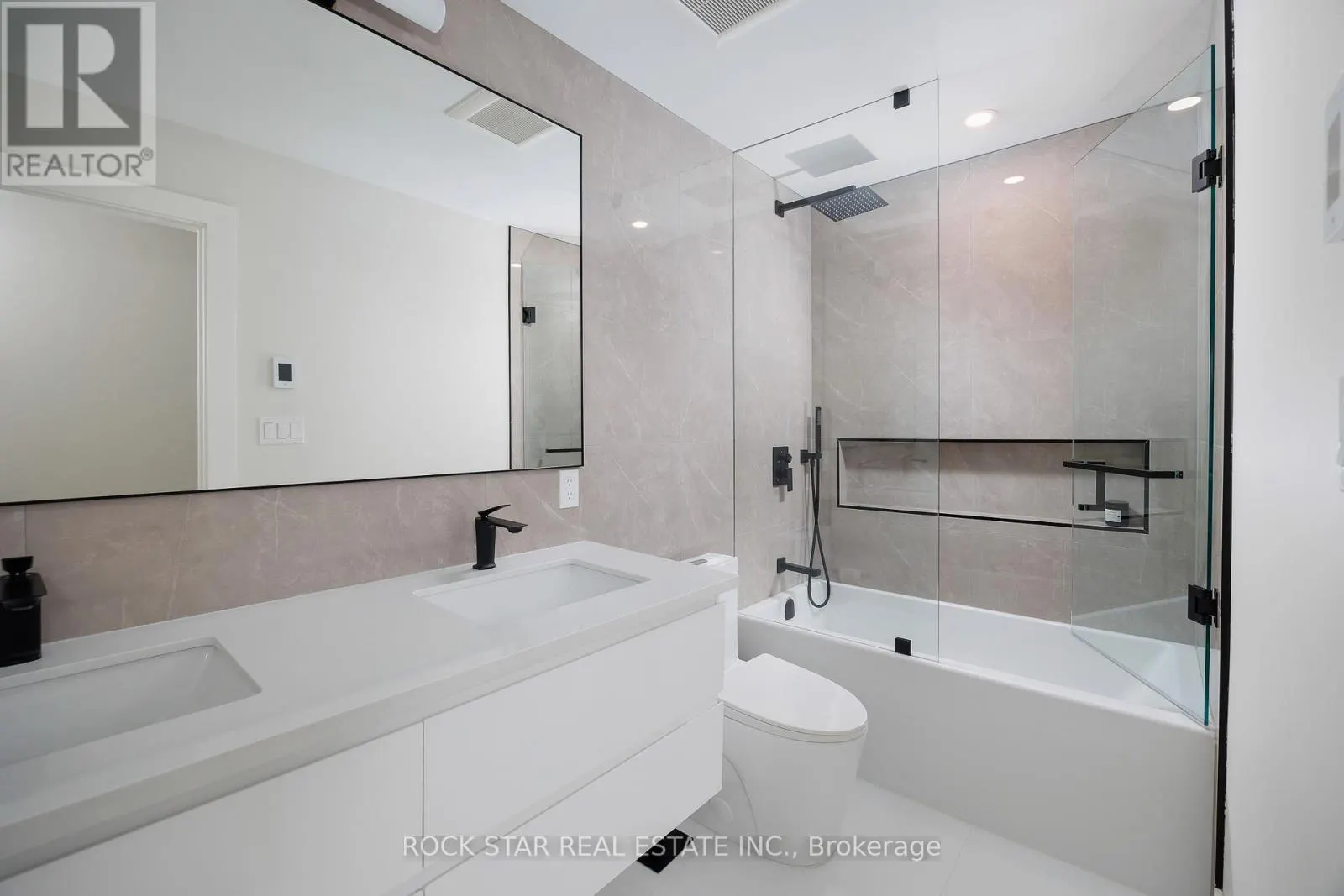 1113 GREENOAKS DRIVE