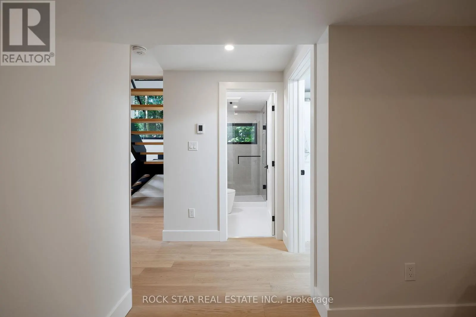 1113 GREENOAKS DRIVE