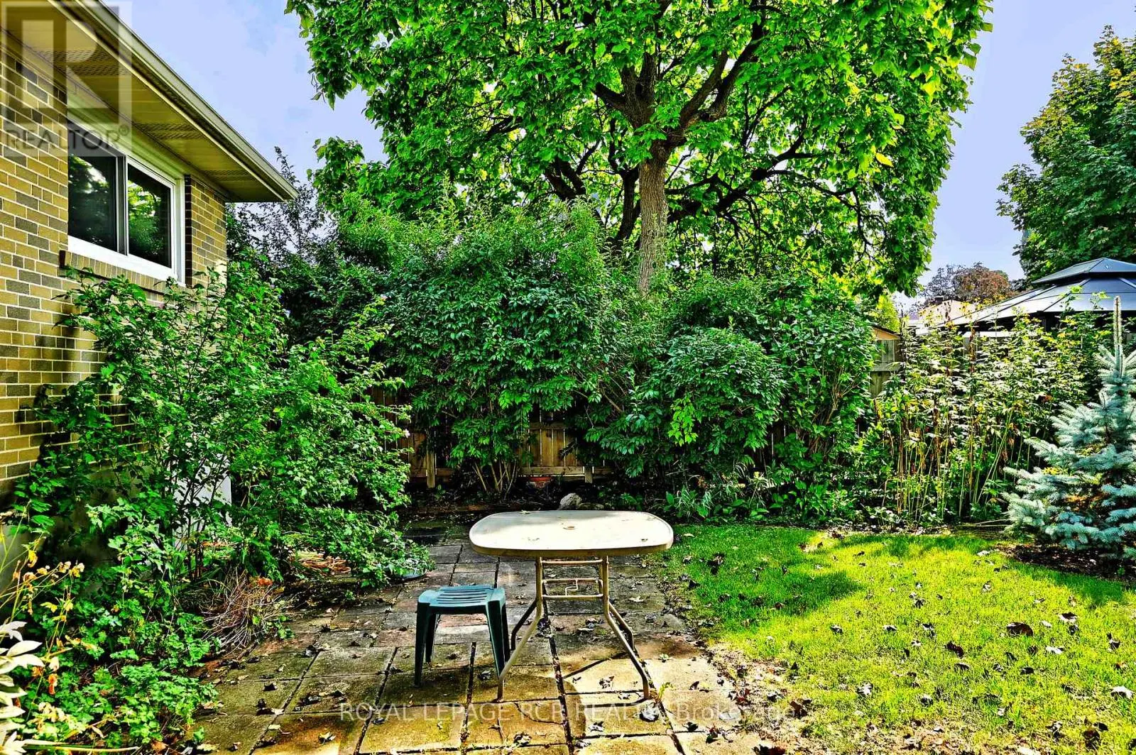 16 CATHEDRAL ROAD