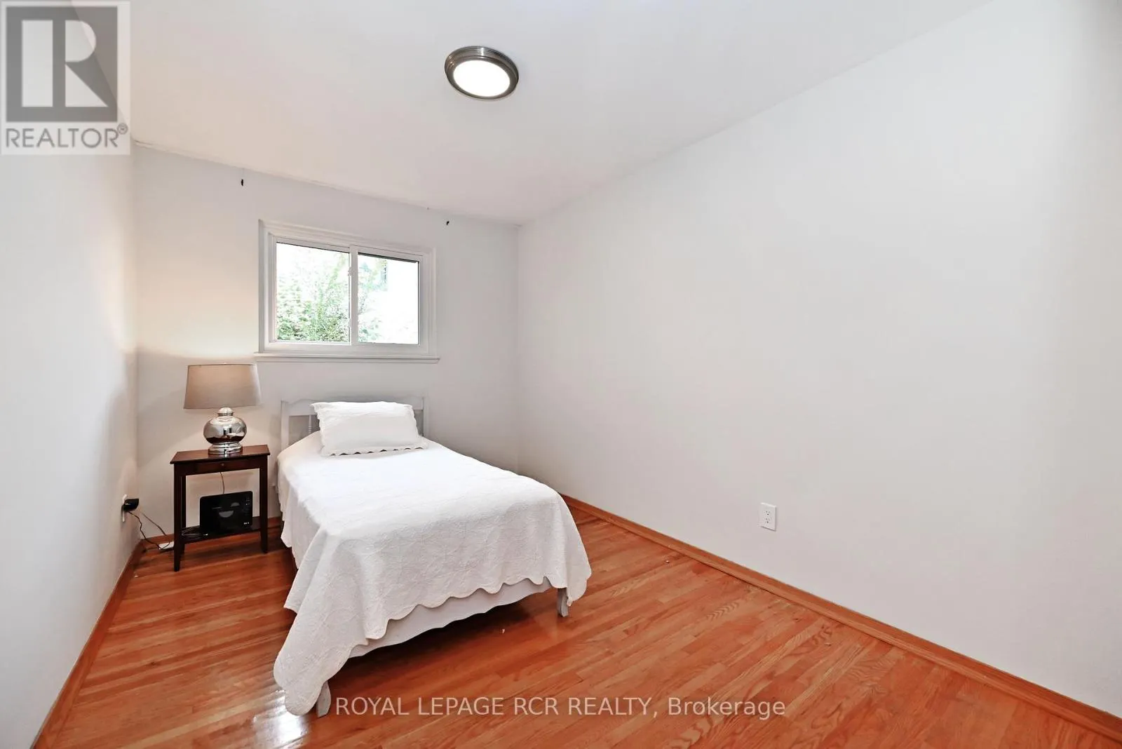 16 CATHEDRAL ROAD