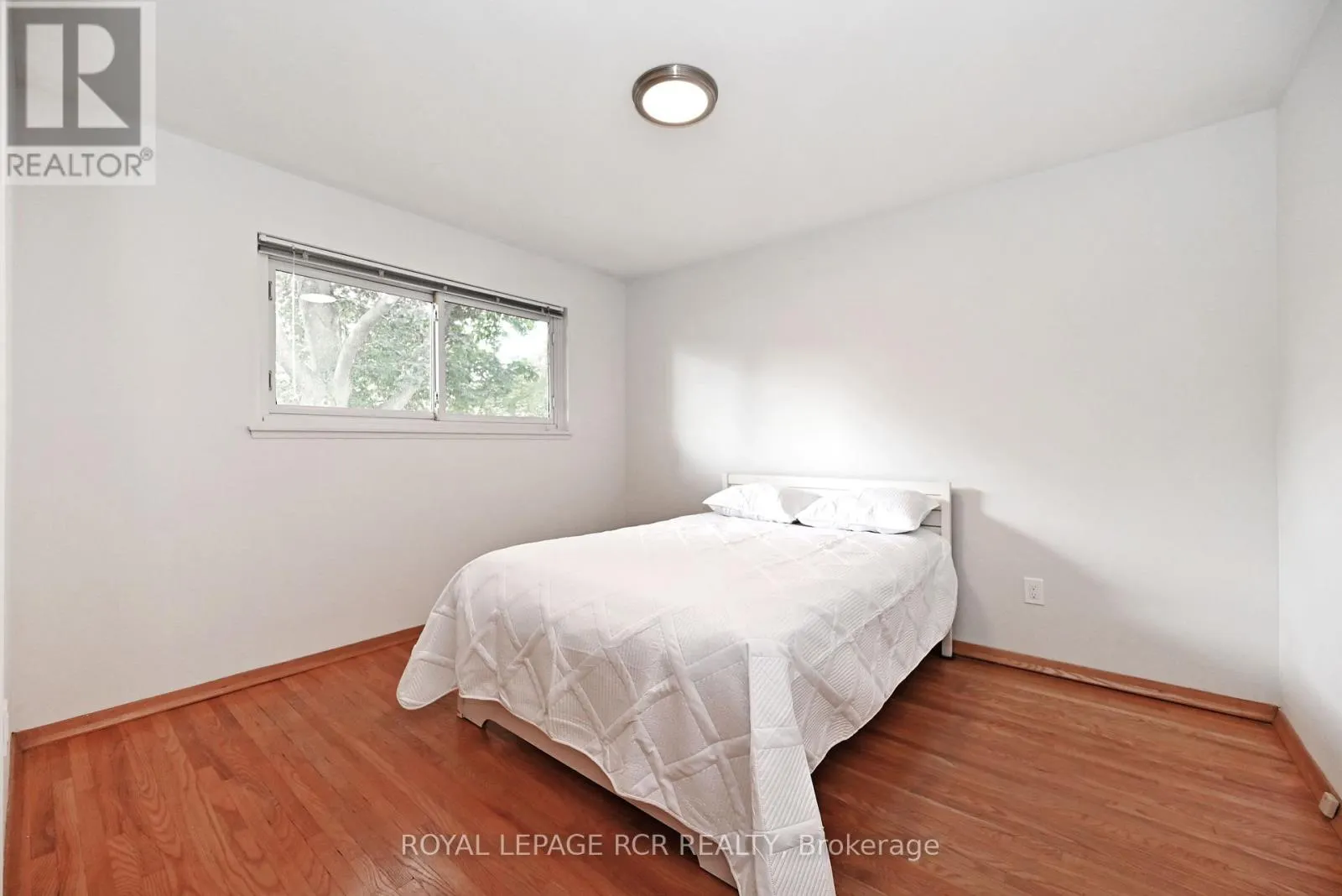 16 CATHEDRAL ROAD
