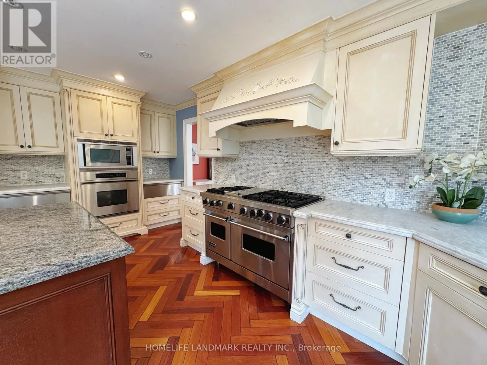 B4 - 2415 JARVIS STREET