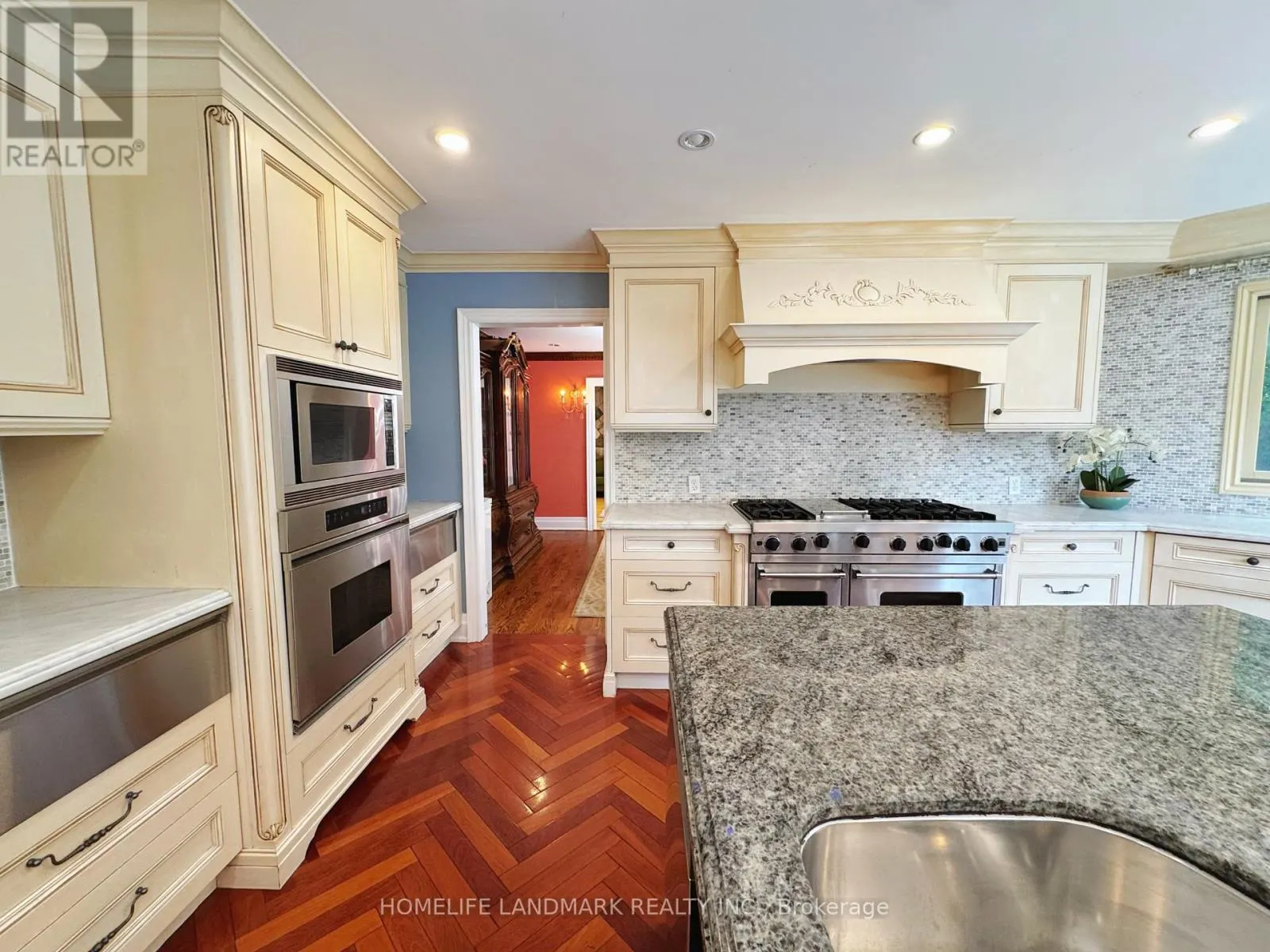B4 - 2415 JARVIS STREET