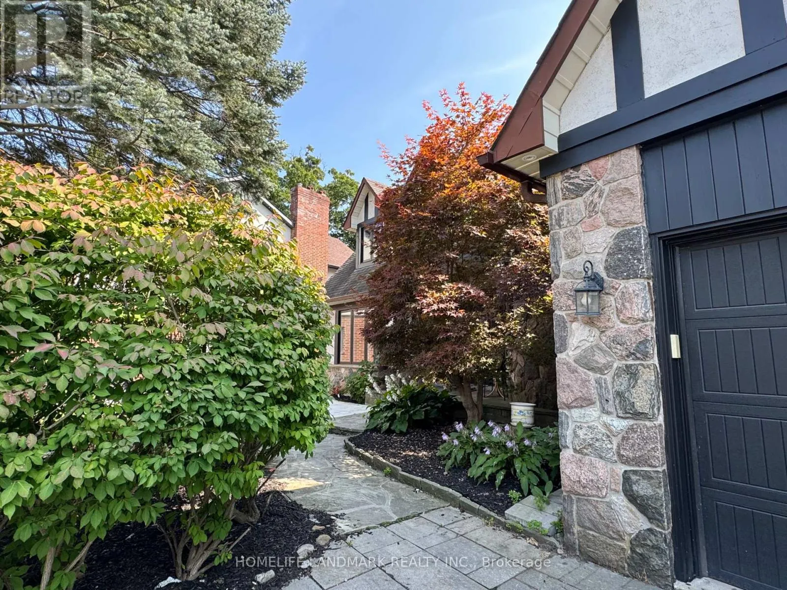 B4 - 2415 JARVIS STREET