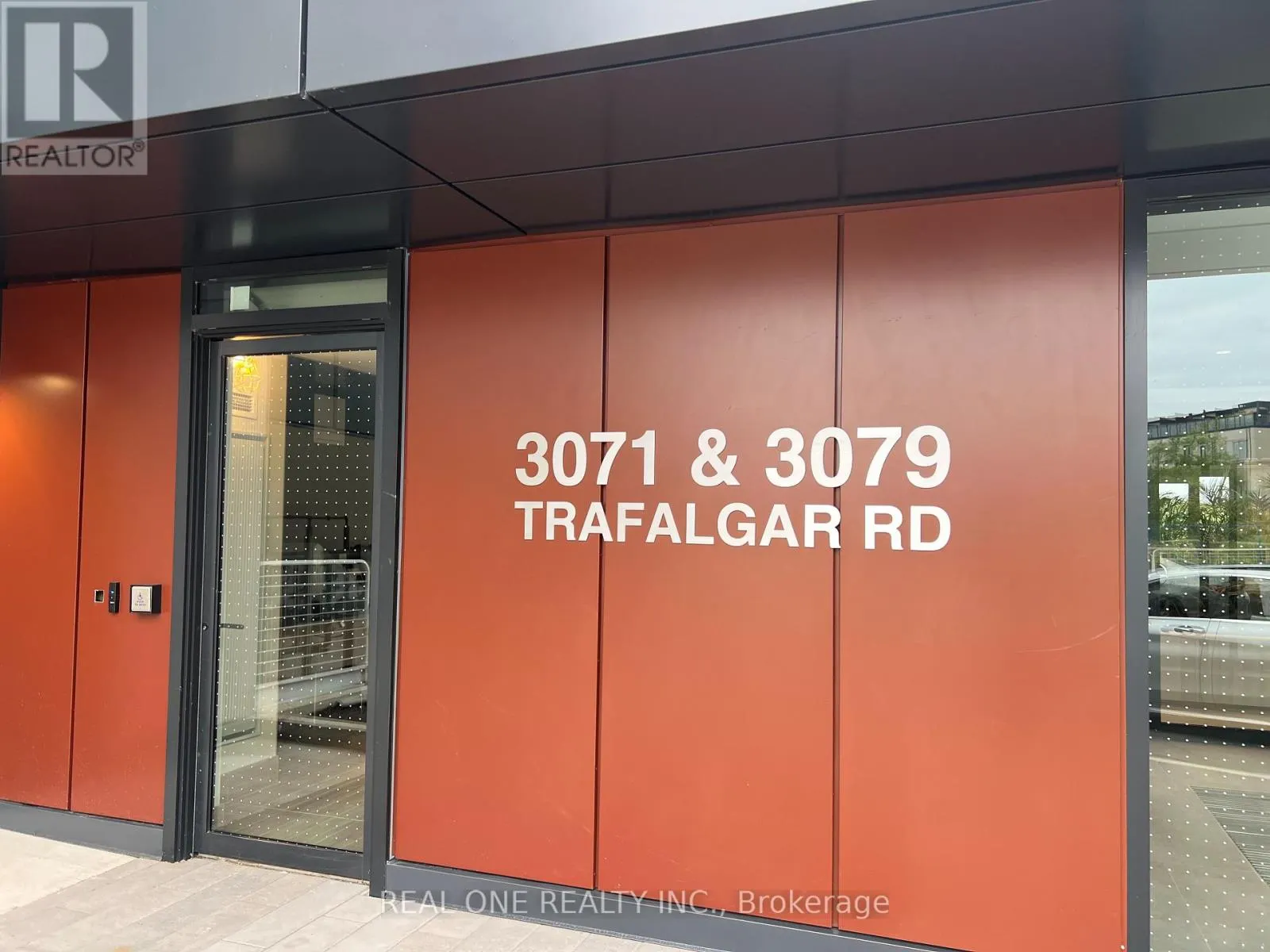 1711 - 3079 TRAFALGAR ROAD