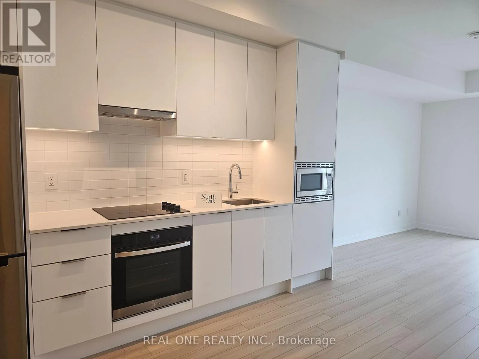 1711 - 3079 TRAFALGAR ROAD