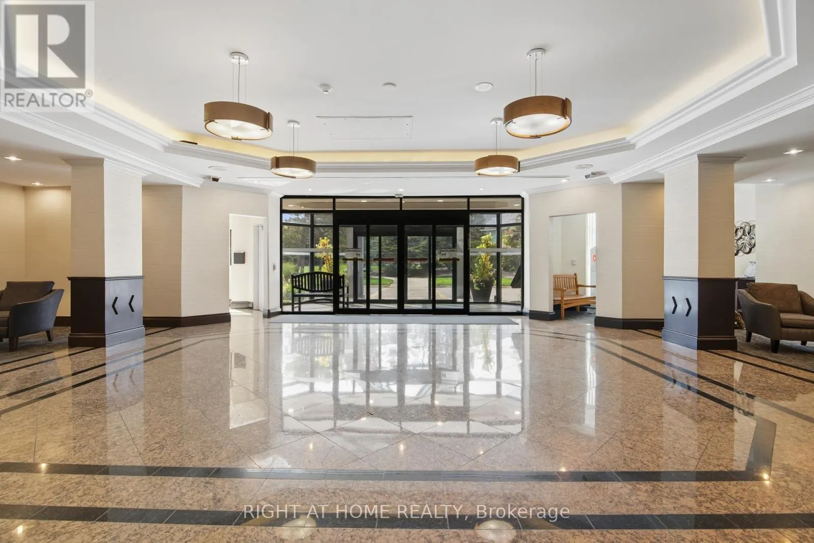 909 - 2155 BURNHAMTHORPE ROAD W