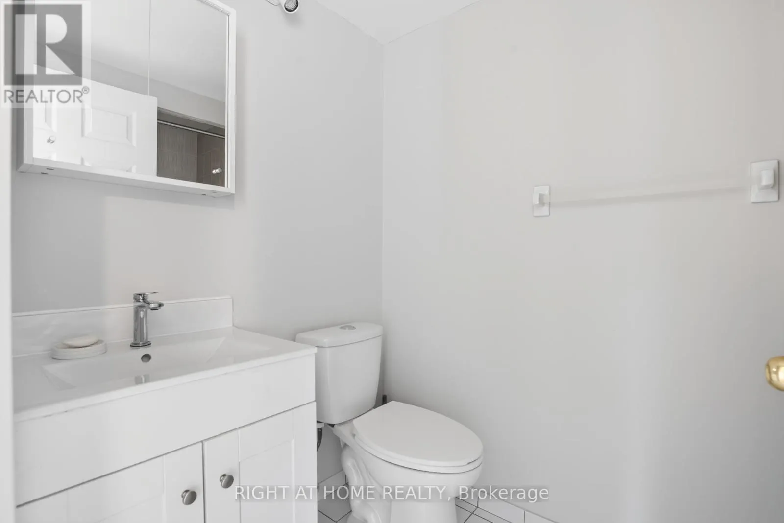 909 - 2155 BURNHAMTHORPE ROAD W