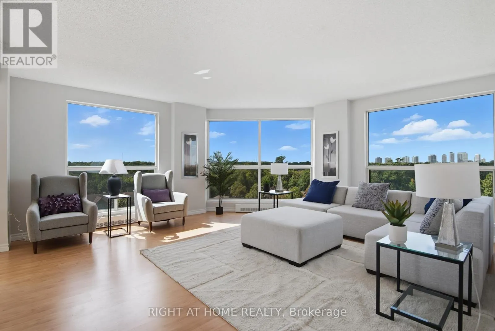 909 - 2155 BURNHAMTHORPE ROAD W