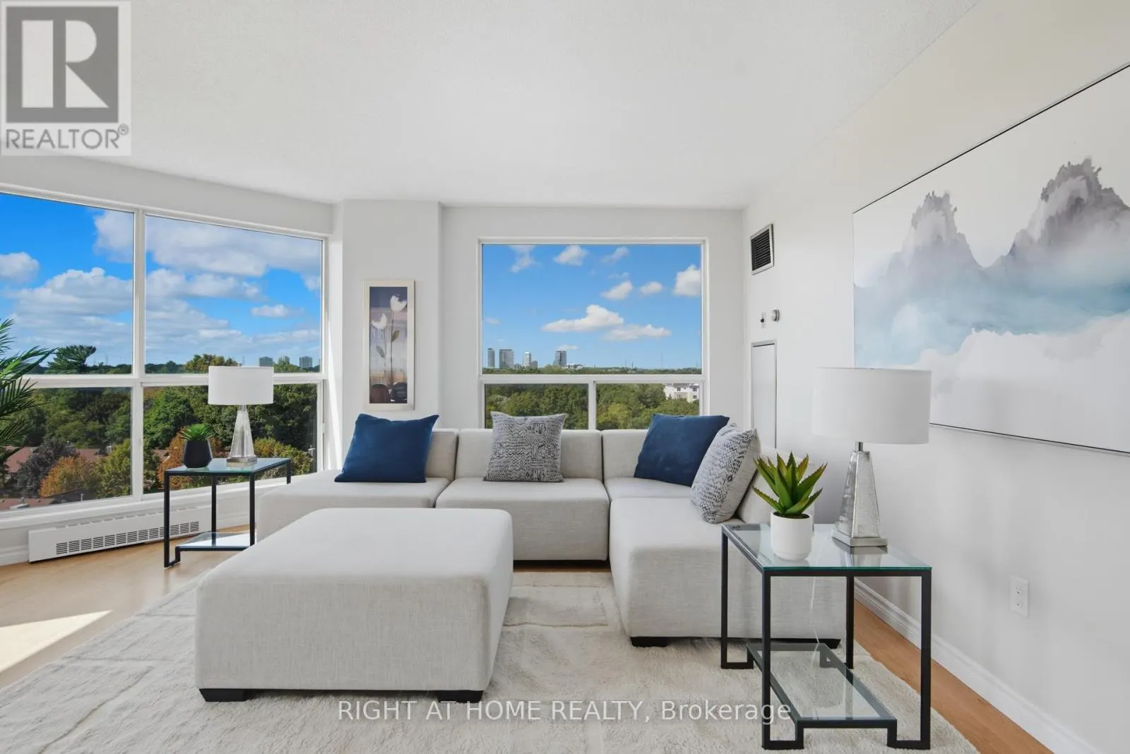 909 - 2155 BURNHAMTHORPE ROAD W