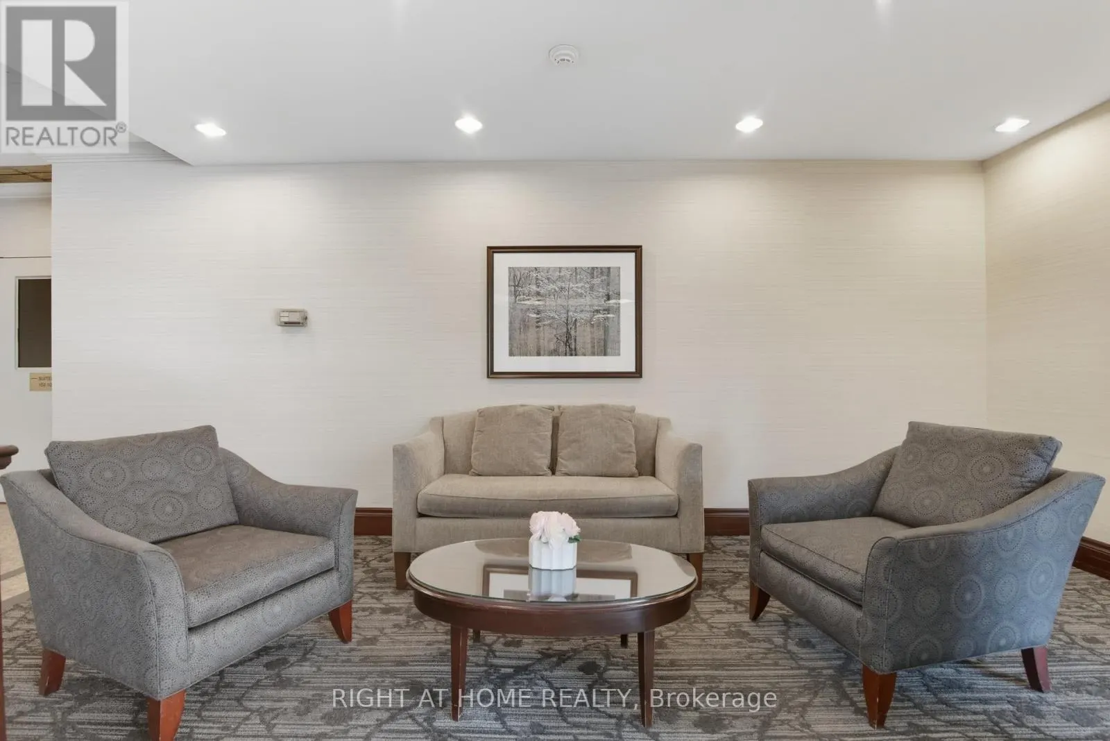 909 - 2155 BURNHAMTHORPE ROAD W