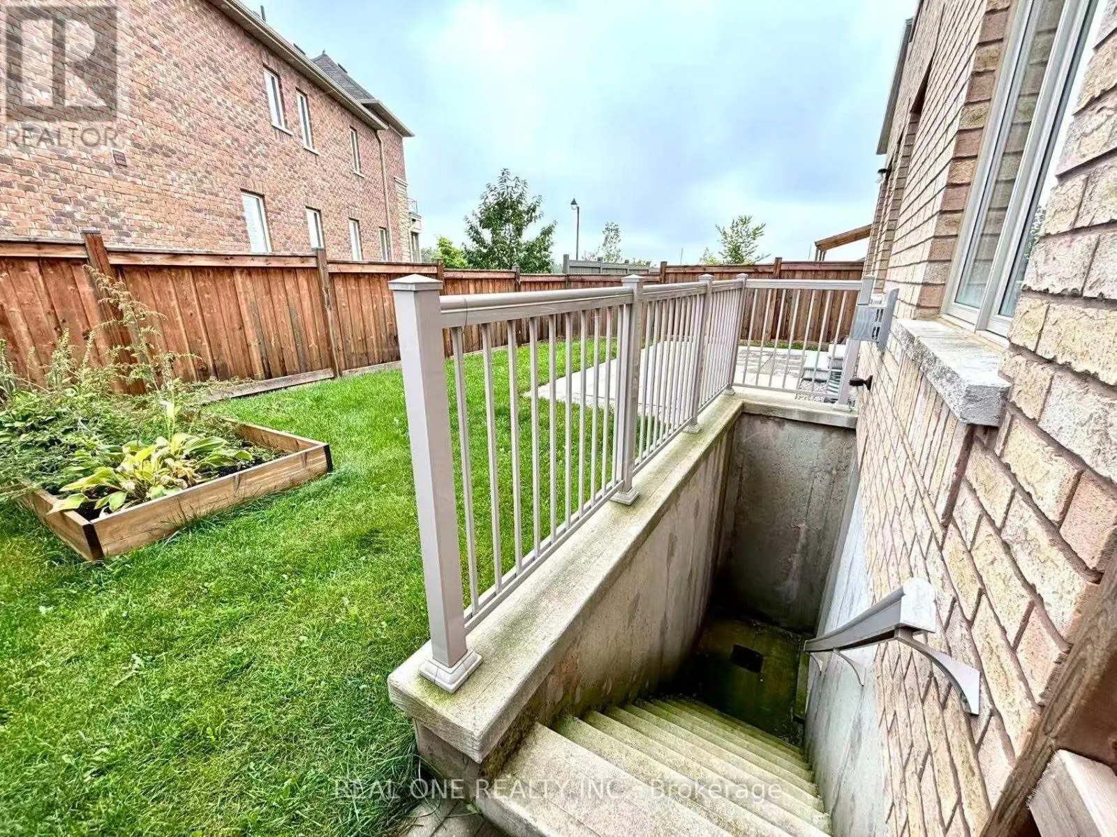 1543 LEGER WAY