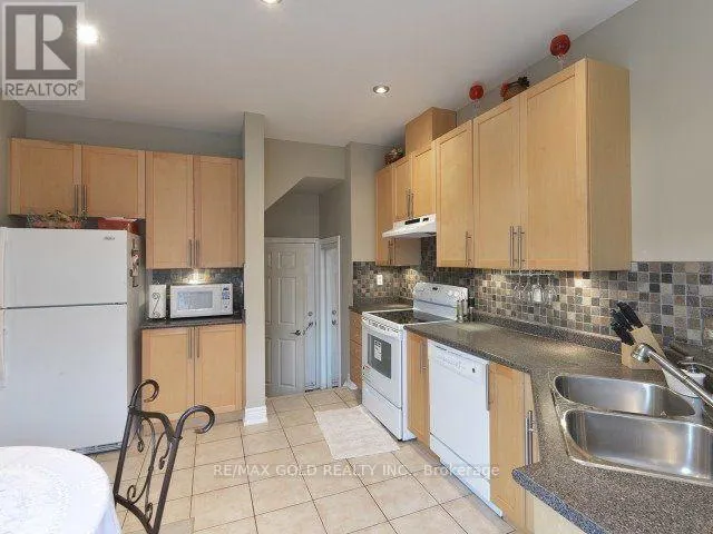 49 PERGOLA WAY