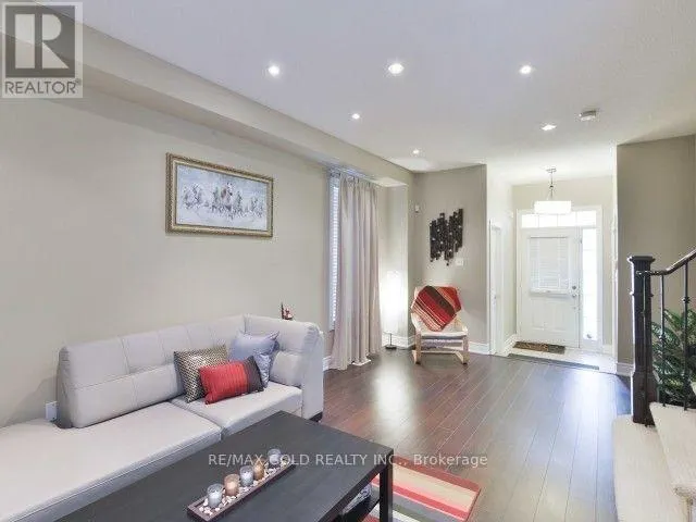 49 PERGOLA WAY