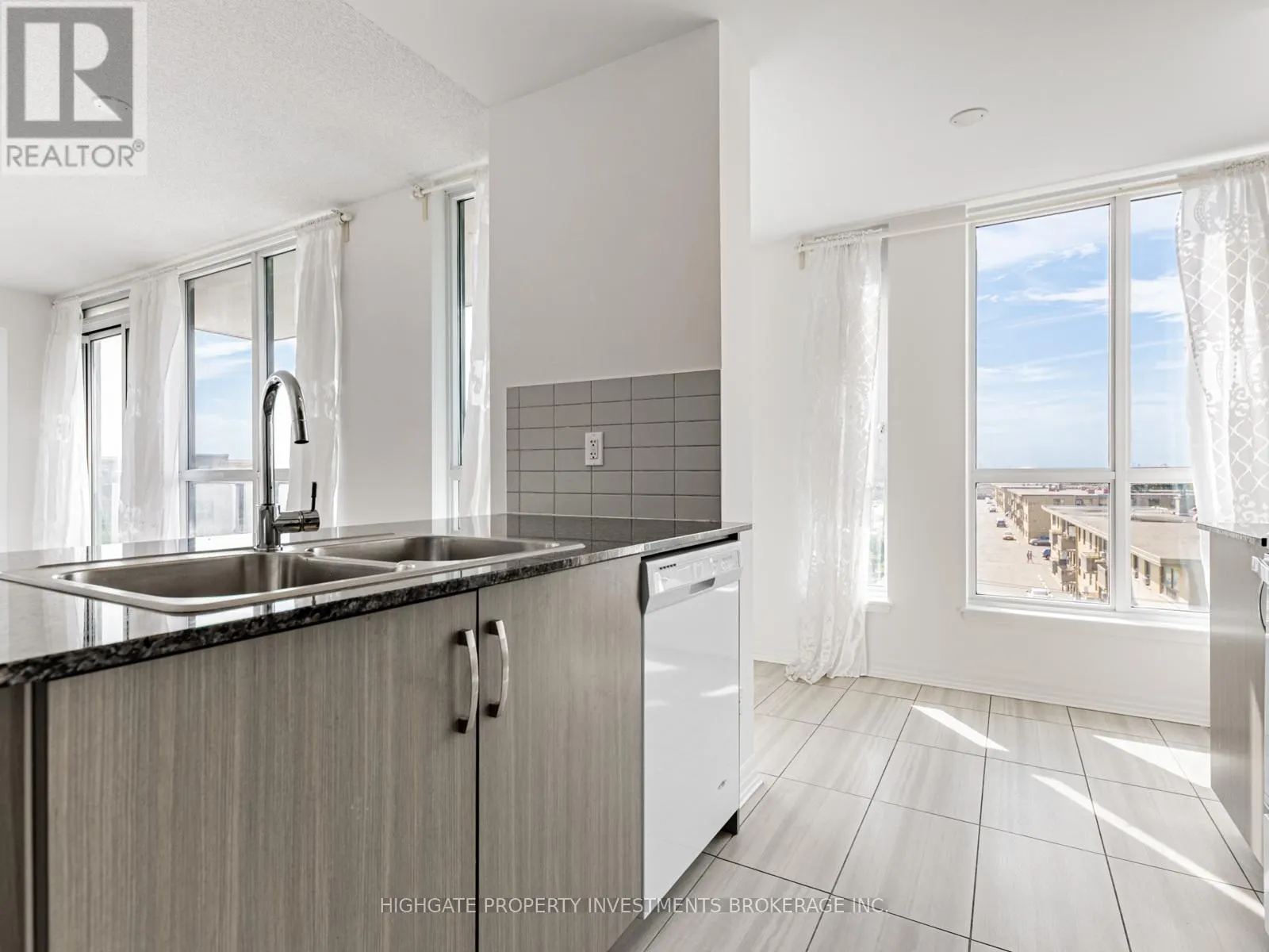 512 - 80 ESTHER LORRIE DRIVE