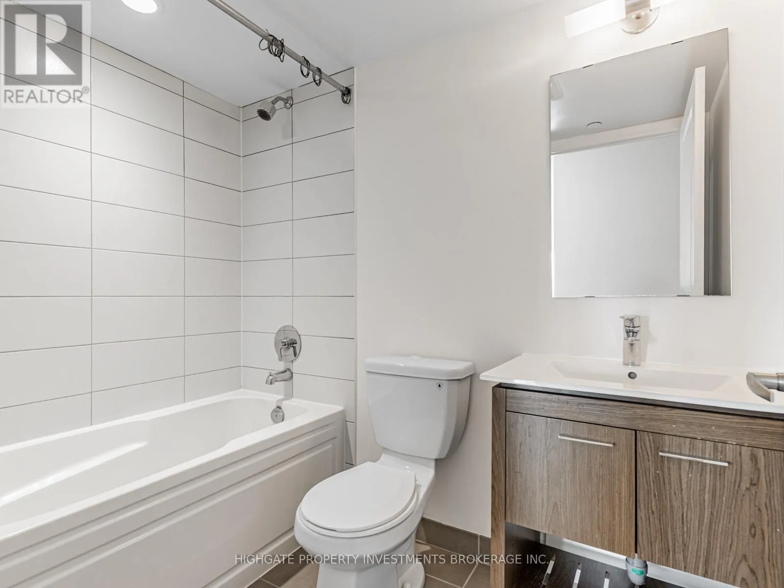 512 - 80 ESTHER LORRIE DRIVE