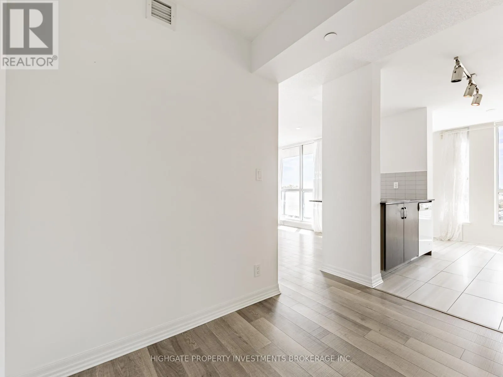 512 - 80 ESTHER LORRIE DRIVE