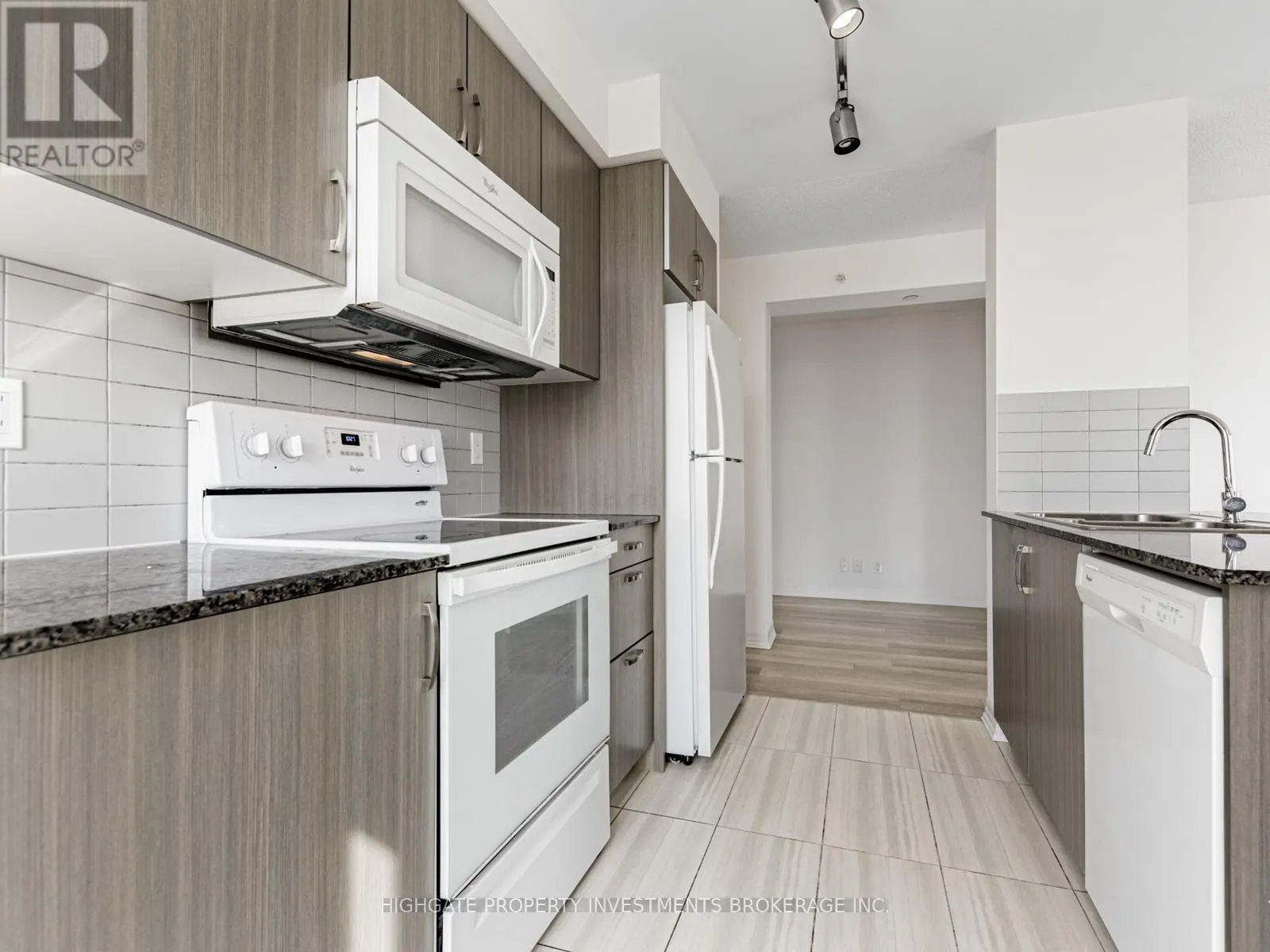 512 - 80 ESTHER LORRIE DRIVE