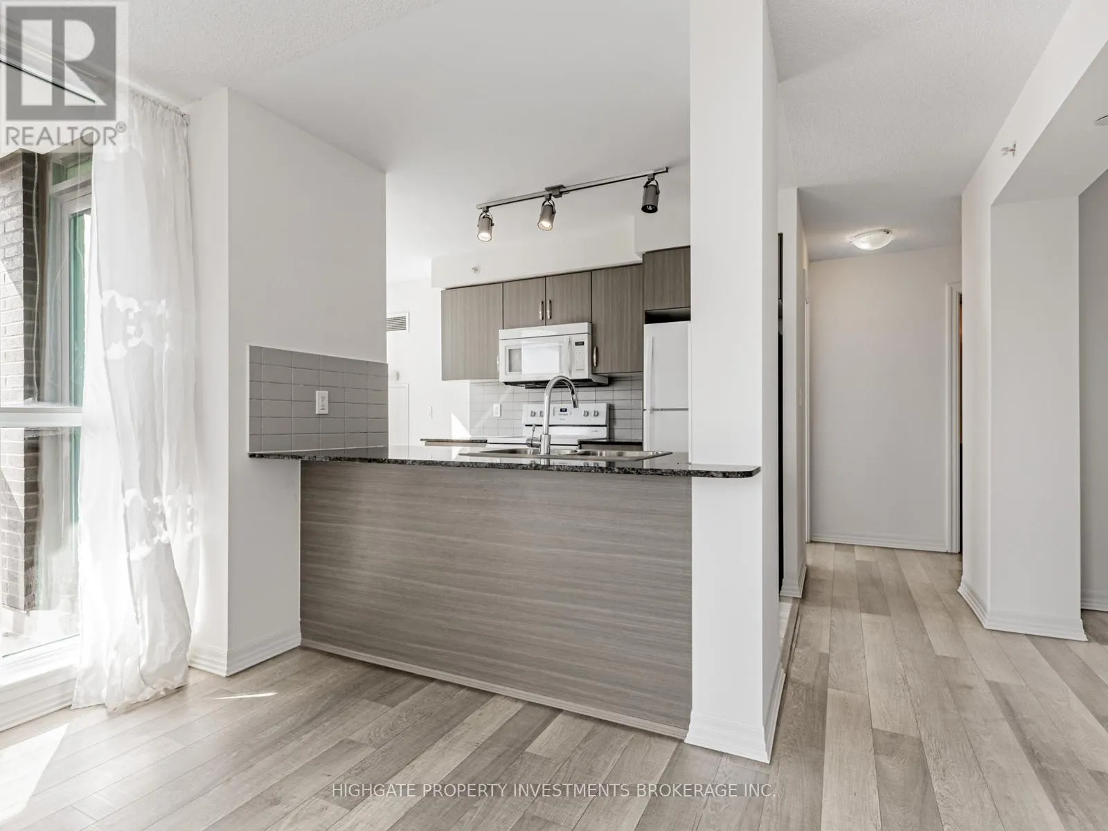 512 - 80 ESTHER LORRIE DRIVE